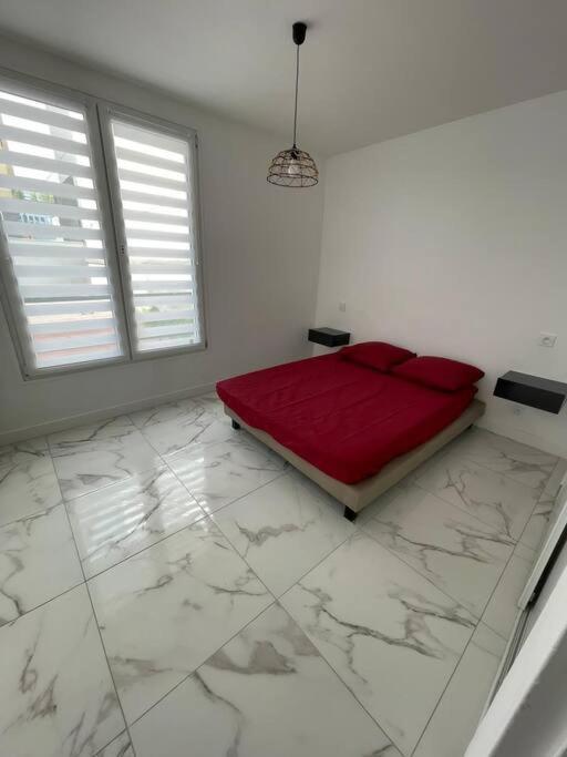 Appartement 2 Pieces, Salon Et Chambre, 44M2 Refait A Neuf Clichy Exterior photo
